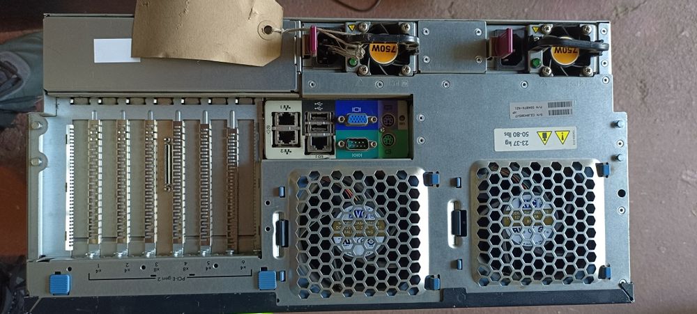 Serwer HP ProLiant ML350 + Ultrium 448 , Xeon, 6xHDD SAS, szyny RACK