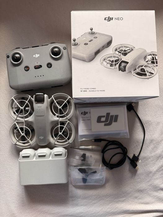 DJI Neo Fly More Combo