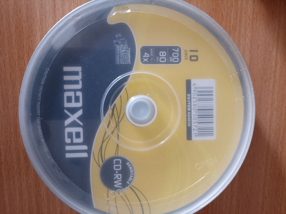 CDs e DVDs várias unidades selados