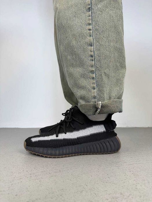 Кросівки Adidas Yeezy Boost 350 v2 Black white line premium