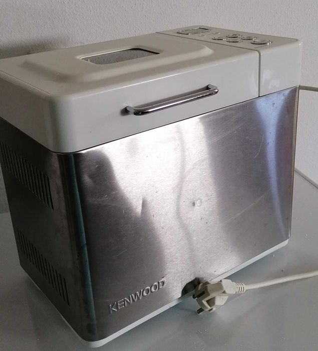 Máquina de fazer pão da marca kENWOOD