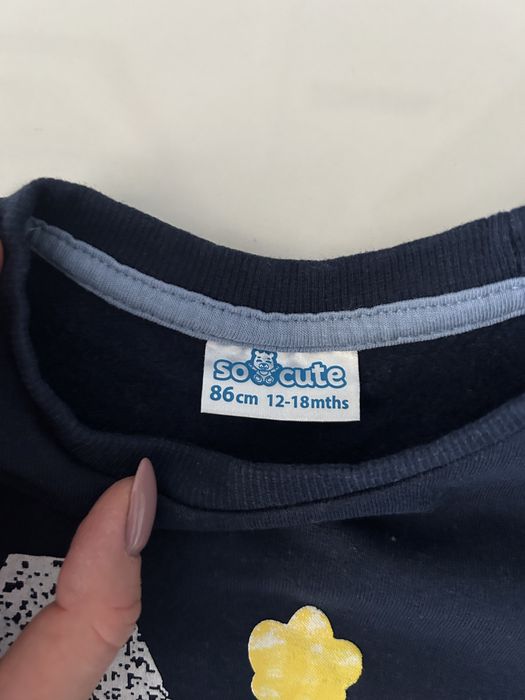 Granatowy sweter z misiem dla chłopca Pepco 86