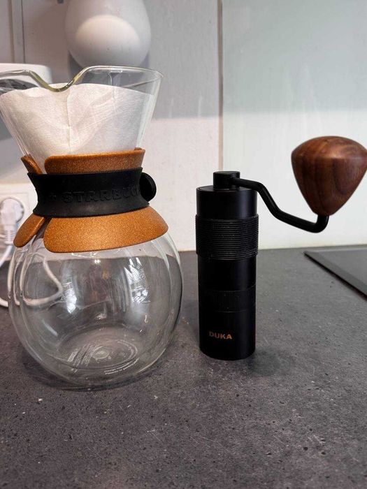 Zestaw do parzenia kawy: Starbucks + młynek Duka