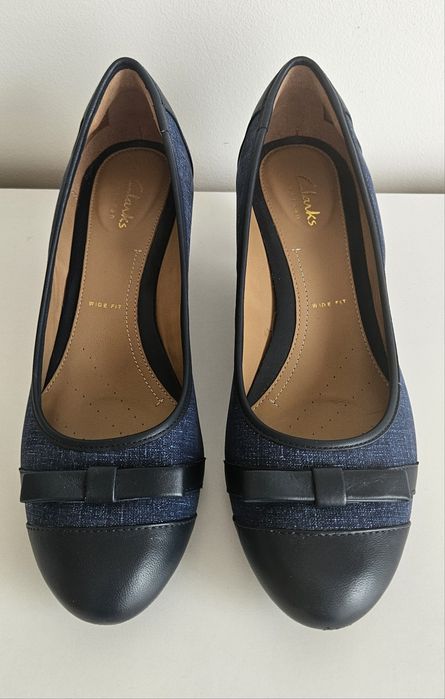 Granatowe czółenka kokarda  Clarks 38  jak nowe