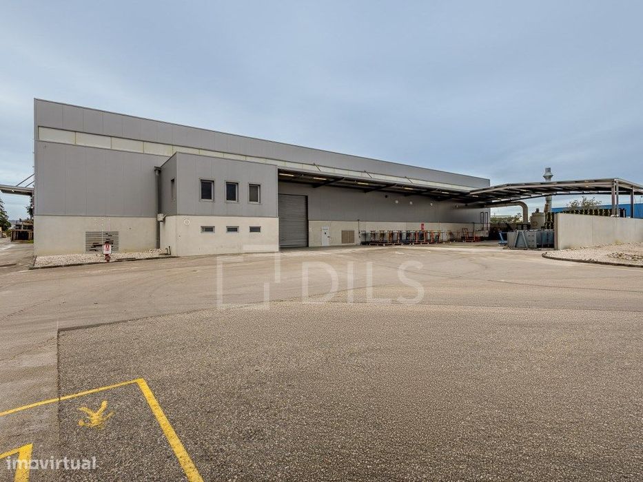 Armazém para arrendar - Complexo Industrial do Carregado