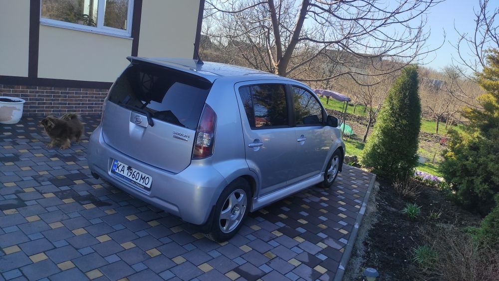 Toyota boon. Daihatsy sirion
