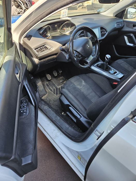 Peugeot 308 SW II 1.6 BlueHDi de 2016 para peças
