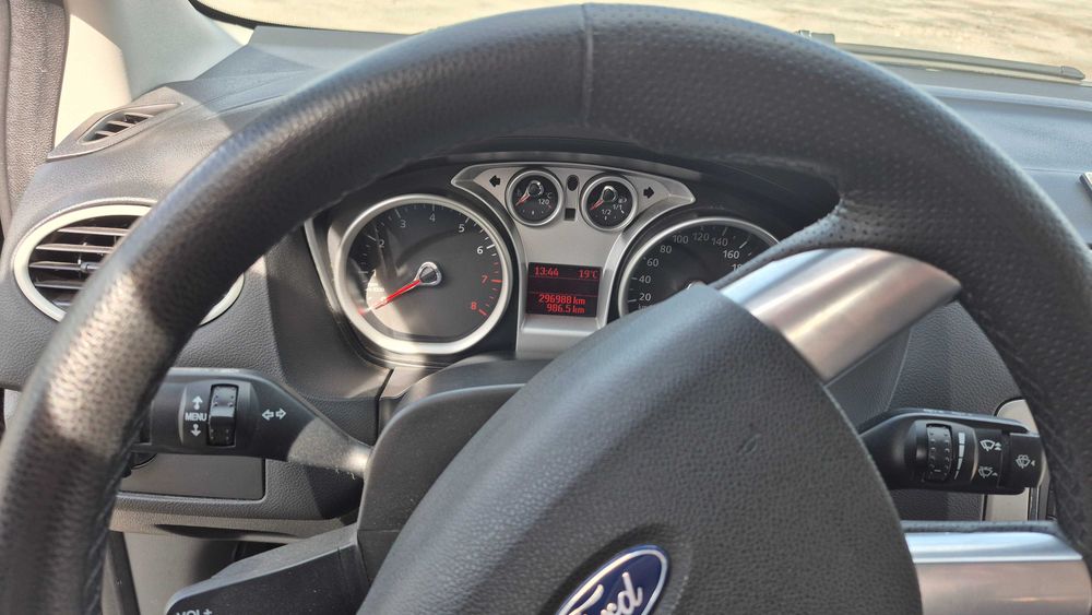 Продам Ford Focus 2 2010 рік 1.6 бензин