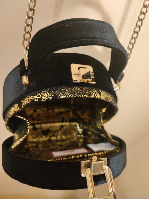 torebka wizytowa na łańcuszku  firmy Joe Brouns