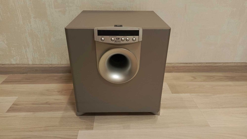 Активный сабвуфер JBL ESC Xcite