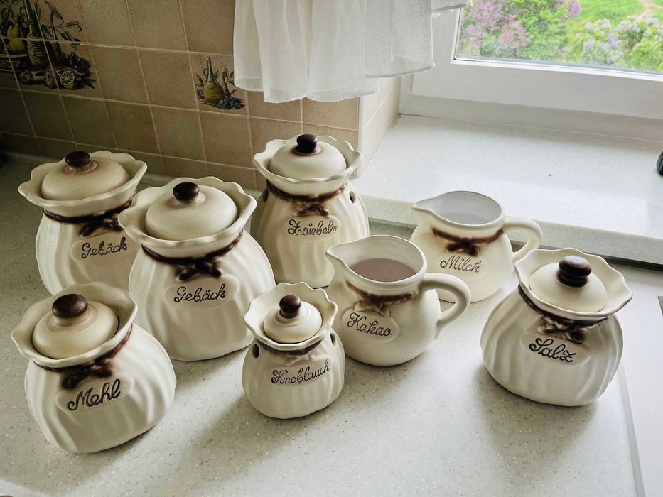 Ceramiczne pojemniki - 8 sztuk
