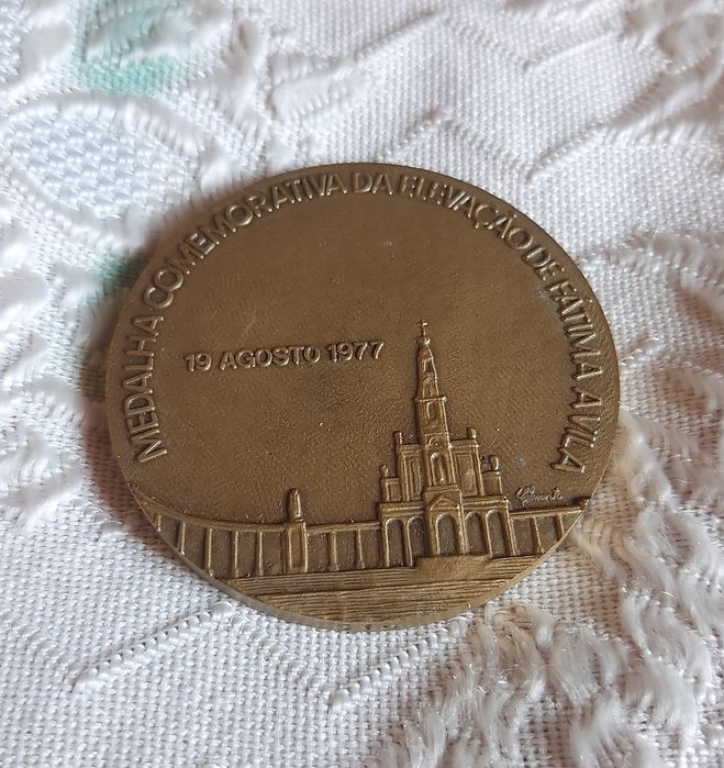 Medalha comemorativa da elevação de Fatima a vila em 1977