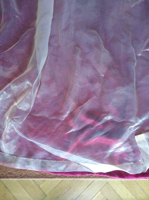 Zasłony wiśniowe z woalem