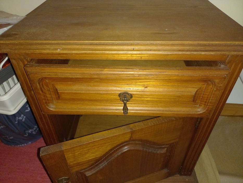 Conjunto de mobília antiga