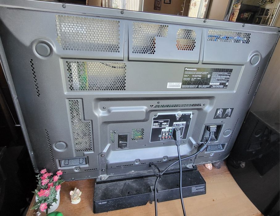 СРОЧНО. Panasonic TH-R37PV8A.
