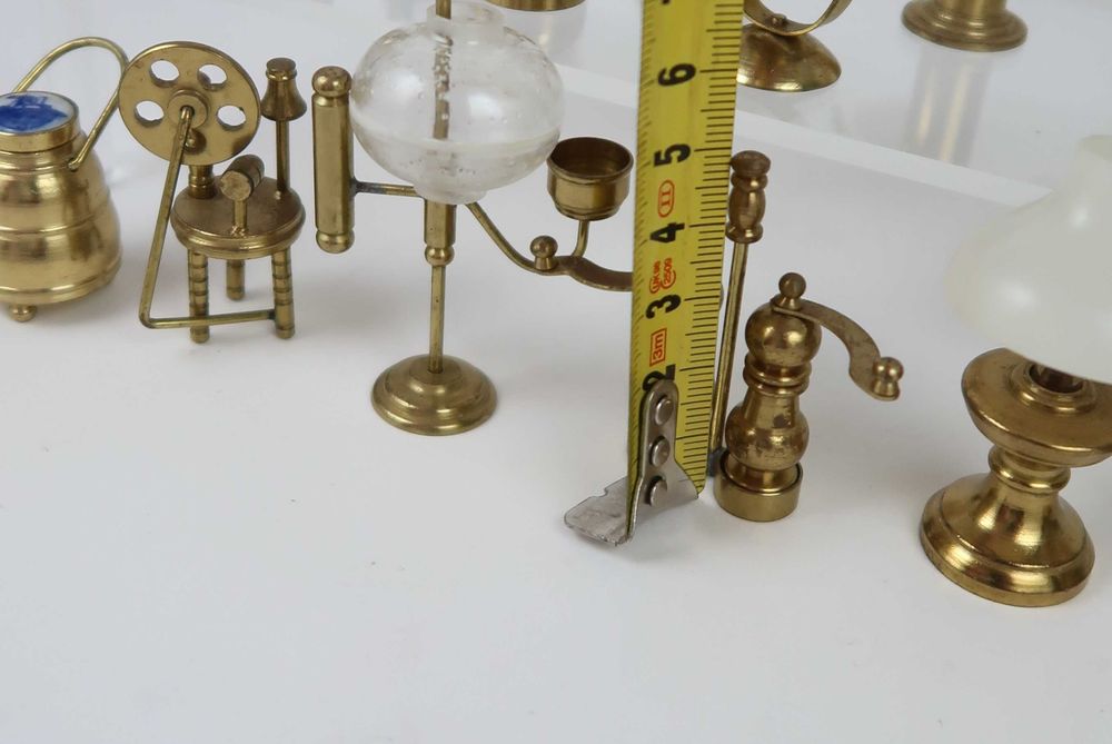 Conjunto de 30 miniaturas em latão