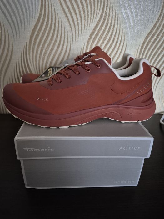Стильні кросівки  Gore-Tex!