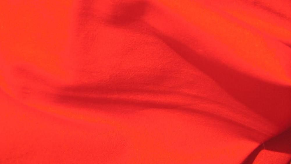 Ткань красного цвета 3,32 м Х 1,60 м, Япония, новая. Цена за 1м