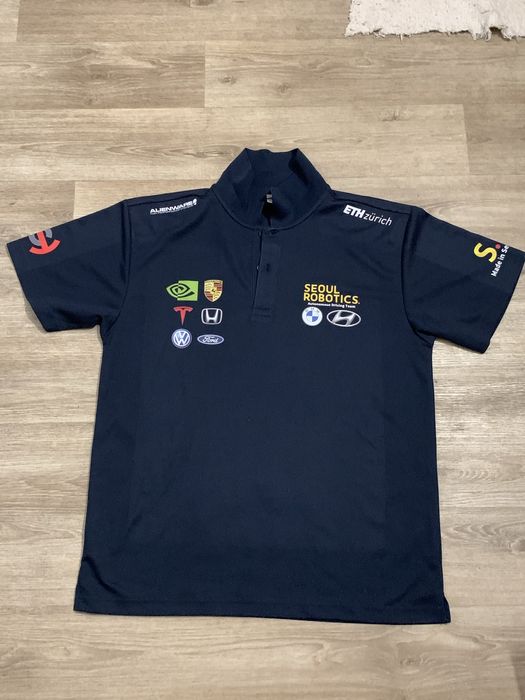 продам две футболки