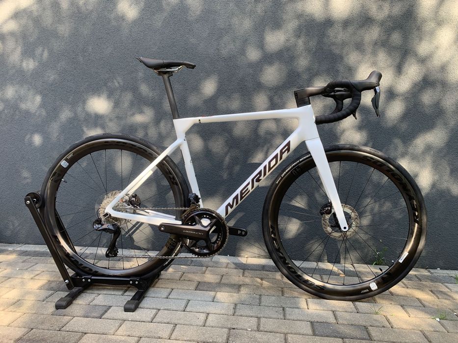 Merida Scultura 8000 – Karbonowy Rower Szosowy Shimano Ultegra Di2 2x12s, Reynolds Carbon, Zintegrowany kokpit