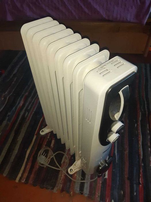 Масляний обігрівач Zanussi на колесах, б/у, рабочий, радиатор.