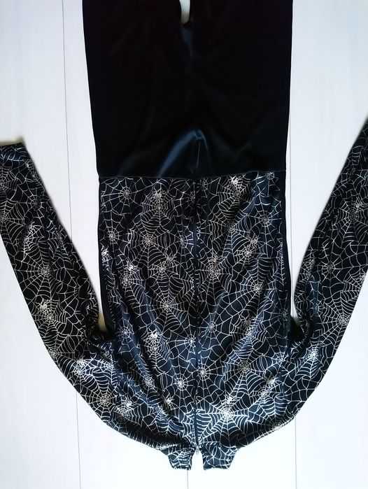 Карнавальний комбінезон з паучками для школярів на зріст 152 см