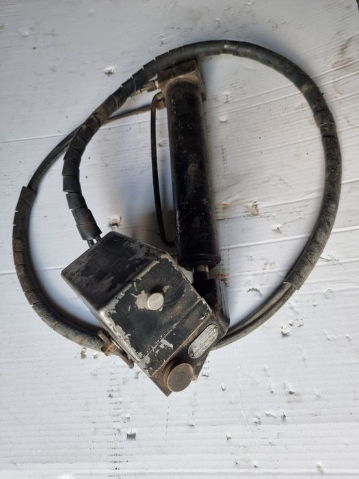 Домкрат та гідроциліндр кабіни камаз євро