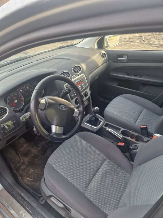 Ford focus benzyna 1.6