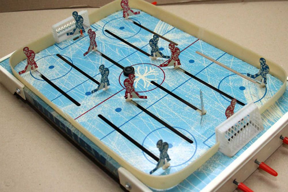 Хоккеисты и ворота от игры Хоккей СССР, только то что на фото 1 и 2