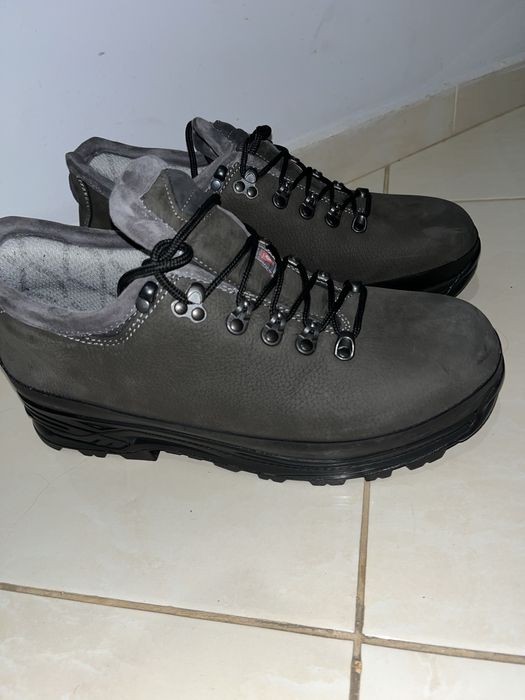 Хороші зимові кросівки LOWA!!!