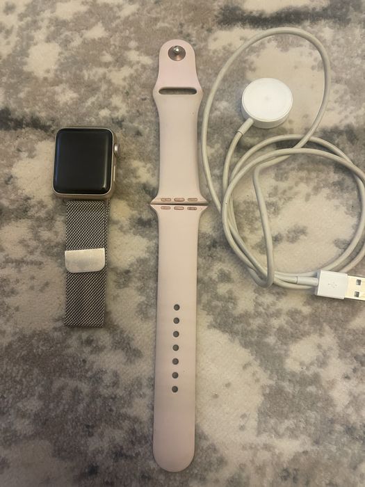 Продаю смарт годинник Аpple Watch Series 3  38 mm, б/в