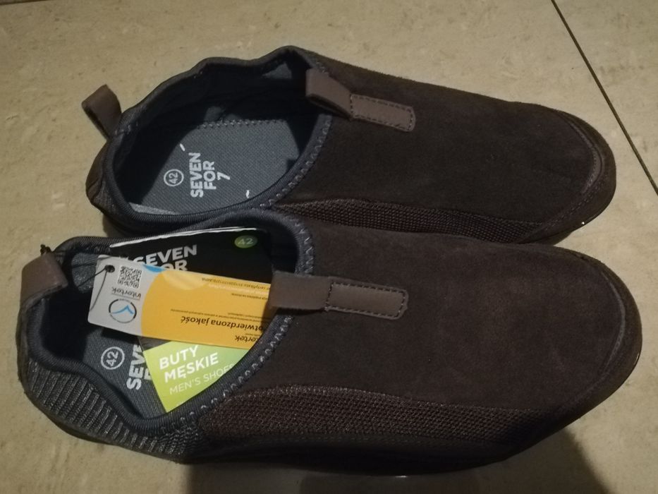 Buty męskie nowe skórzane 42