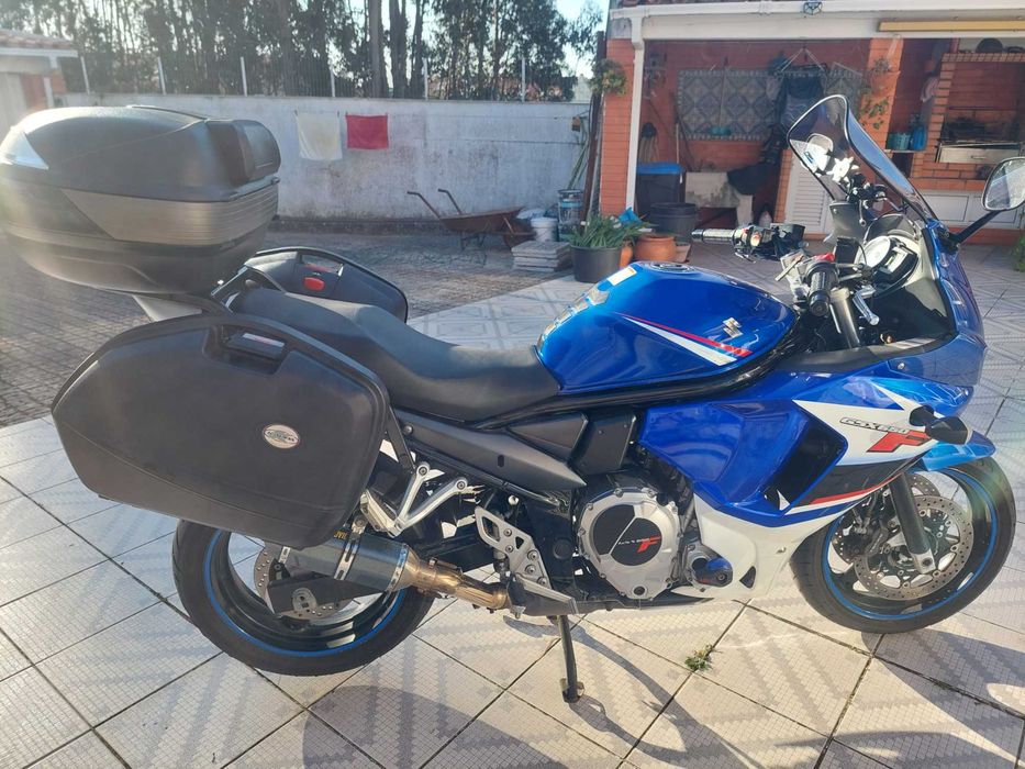 Mota Suzuki GSX 650F impecável com extras