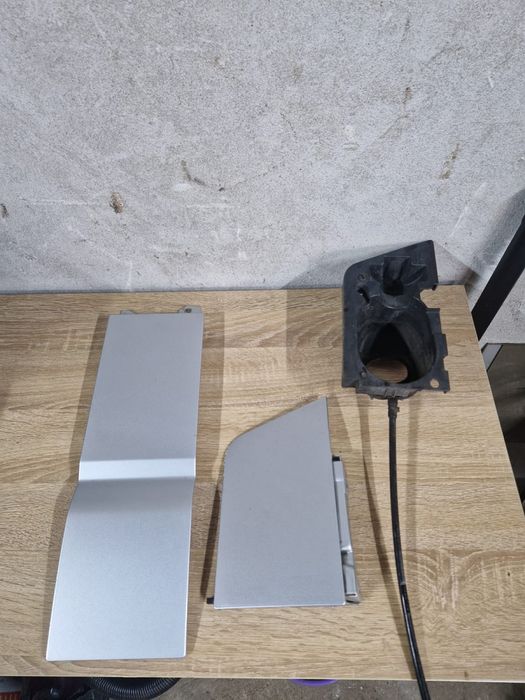 Klapka wlewu vw t5 t5lift srebro igła