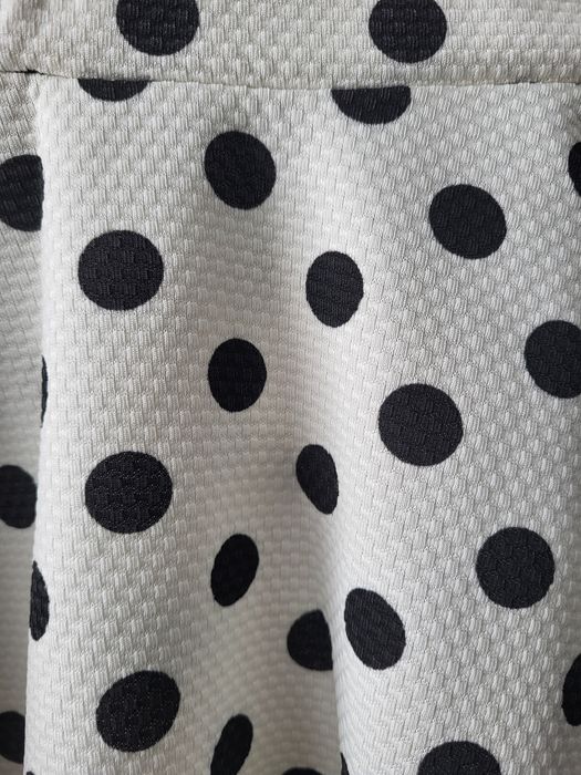 Spódniczka biała w czarne  grochy