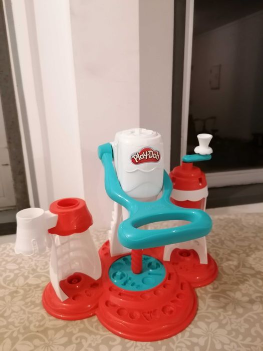 Vendo Máquina de gelados de brincar muito bonita como nova