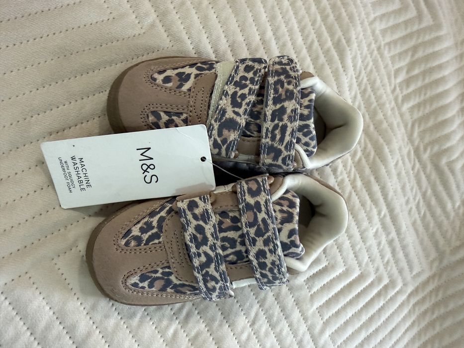 Кросівки marks&spencer