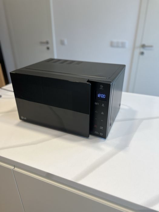 MICRO-ONDAS LG de 25L, 1000W com Grill