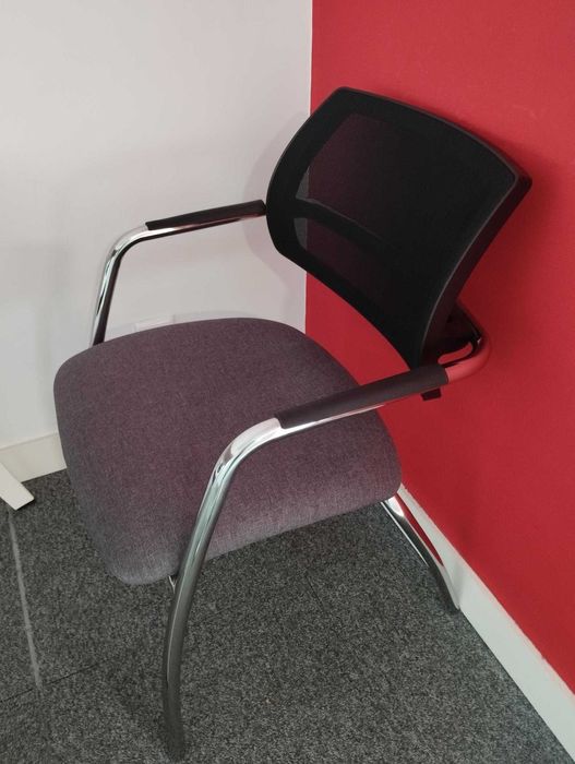 Cadeiras fixas de escritório