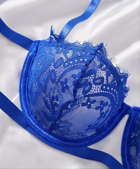 Білизна жіноча.