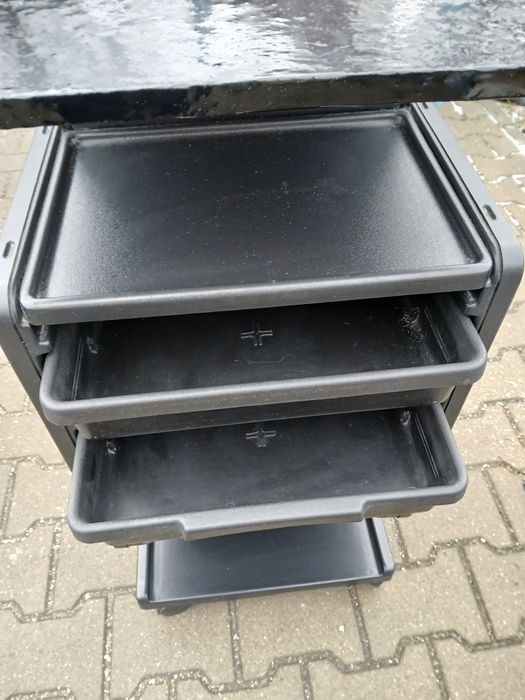 Pomocnik fryzjerski stolik