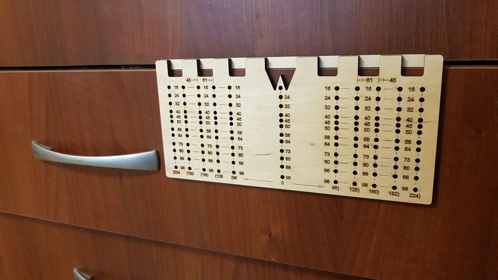 Шаблон для для разметки мебельных ручек.