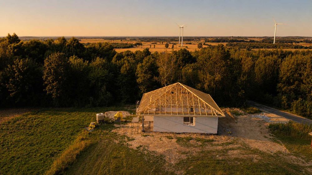 Wiązary dachowe - Projekt, produkcja, ,montaż na budowie domu lub hali.
