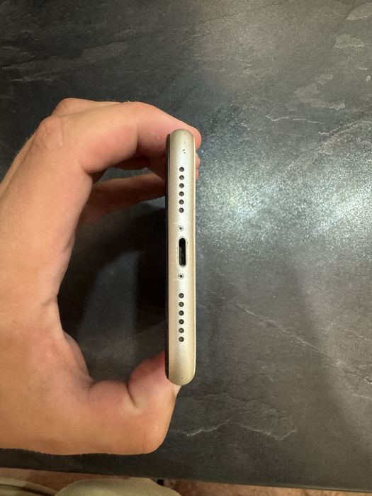 IPhone 11 white 128gb
