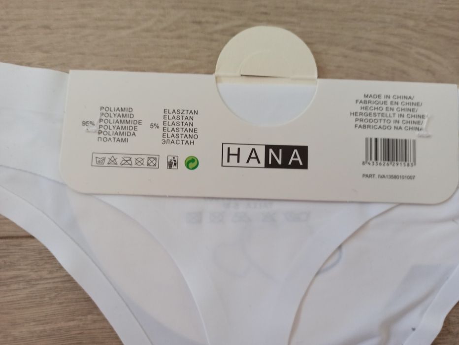 Stringi białe HANA