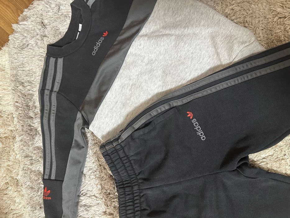 Костюм adidas на 2-3 роки