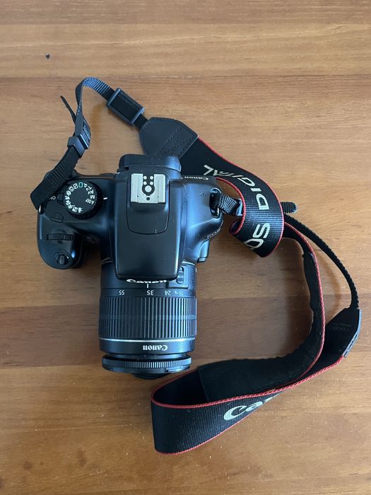 Canon 1100d com lente 18-55mm