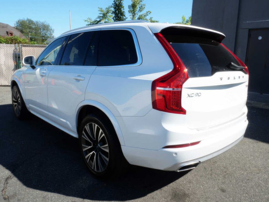 Volvo XC90      2020