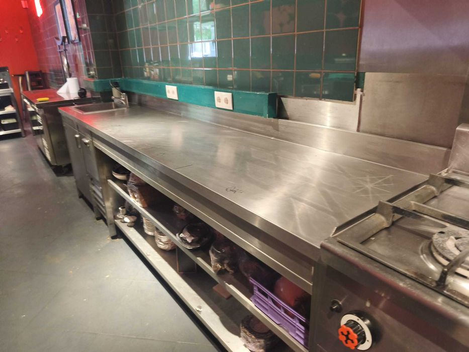 Bancada em Inox Industrial com Lava-loiça Integrado – Excelente Estado