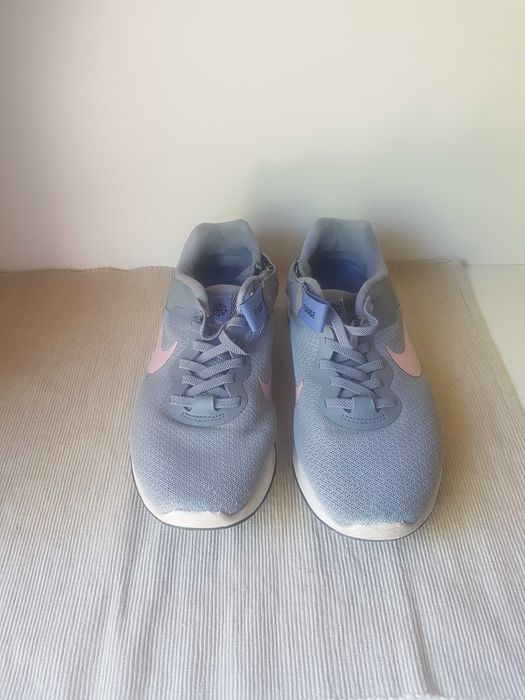 Nike 38 Flyease